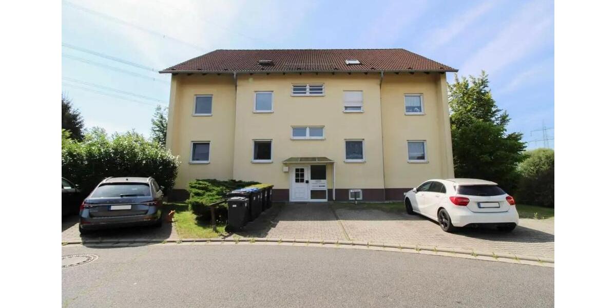 Helle 3-Raum-Wohnung mit Einbauküche und Stellplatz 3 zimmer