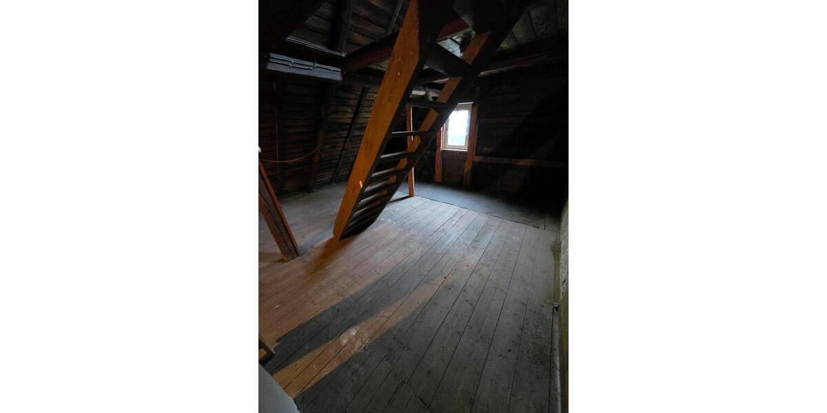 Einfamilienhaus mit grossem Grundstück, Nebengelass 7 zimmer