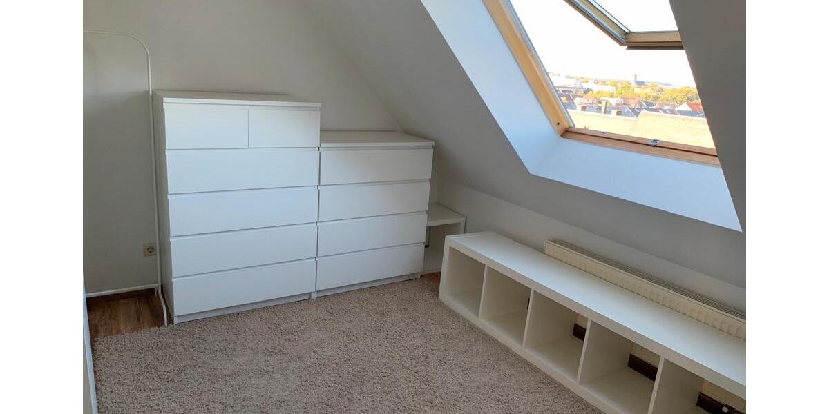 Dachgeschoßwohnung Chemnitz Kapellenberg - 3 Zimmer, 90 m&sup2;, 990&euro; | Angebot:25636482