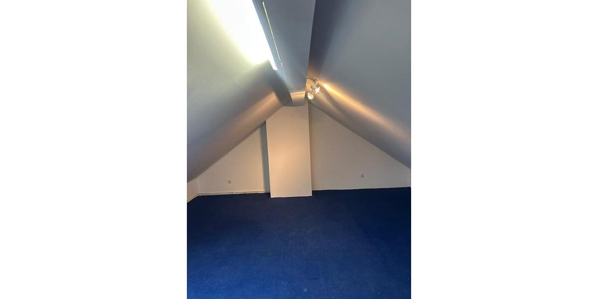Dachgeschoßwohnung Chemnitz - 2 Zimmer, 61 m&sup2;, 365&euro; | Angebot:26665625