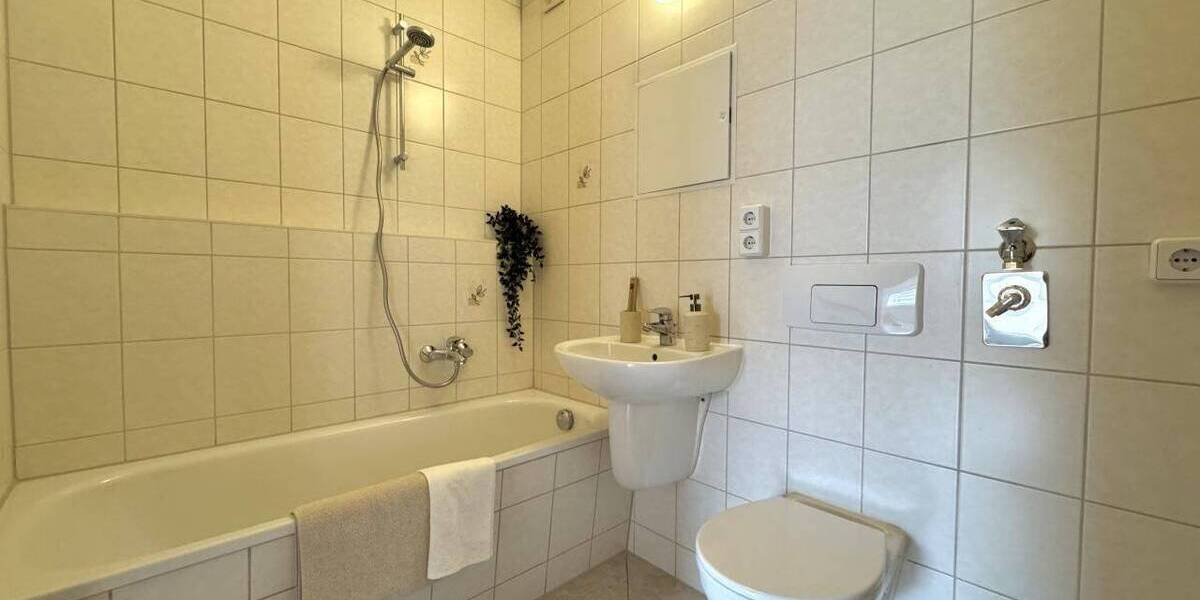 Etagenwohnung Chemnitz Morgenleite - 3 Zimmer, 71 m&sup2;, 377&euro; | Angebot:26844097