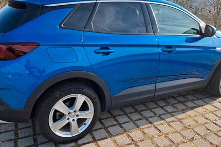 Opel Grandland (X) 100.100 km 10.480 &euro; Annaberg-Buchholz 09456