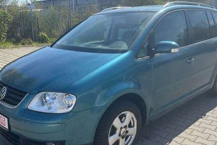 VW Touran 207.000 km 2.990 &euro; Chemnitz 09114