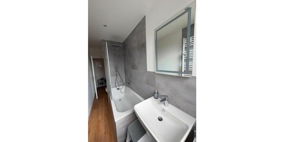 Etagenwohnung Chemnitz Kapellenberg - 1 Zimmer, 42 m&sup2;, 430&euro; | Angebot:26624790