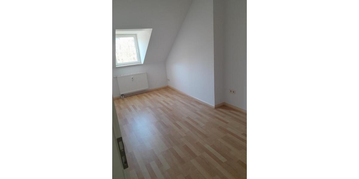 Dachgeschoßwohnung Chemnitz Hilbersdorf - 3 Zimmer, 70 m&sup2;, 370&euro; | Angebot:26143792