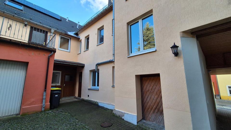 Kosmetikstudio? Tattoostudio? Maklerbüro? (Eis-) Café? Bistro? Tolle Gewerbefläche (100 m²) im Zentrum von Lößnitz! zimmer