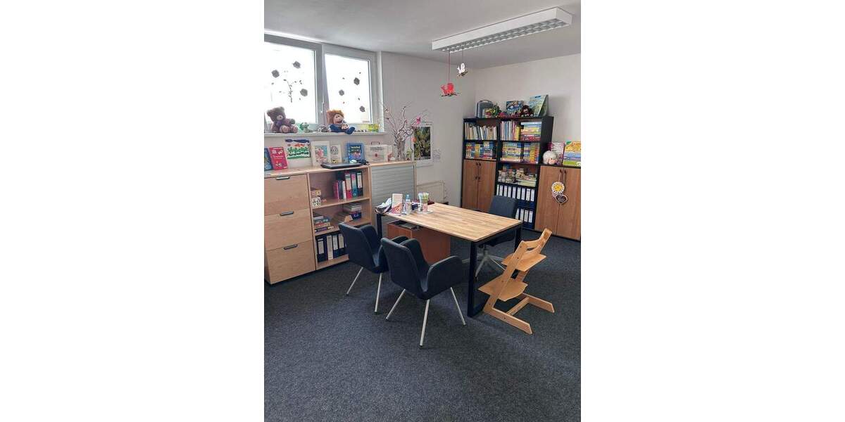 Großzügige und sanierte Büro-Praxisfläche in super Innenstadtlage von Zschopau 5 zimmer