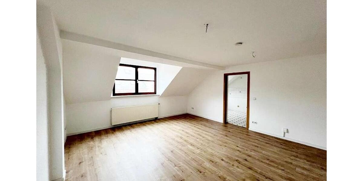 Dachgeschoßwohnung Chemnitz Hilbersdorf - 2 Zimmer, 69 m&sup2;, 330&euro; | Angebot:25854240
