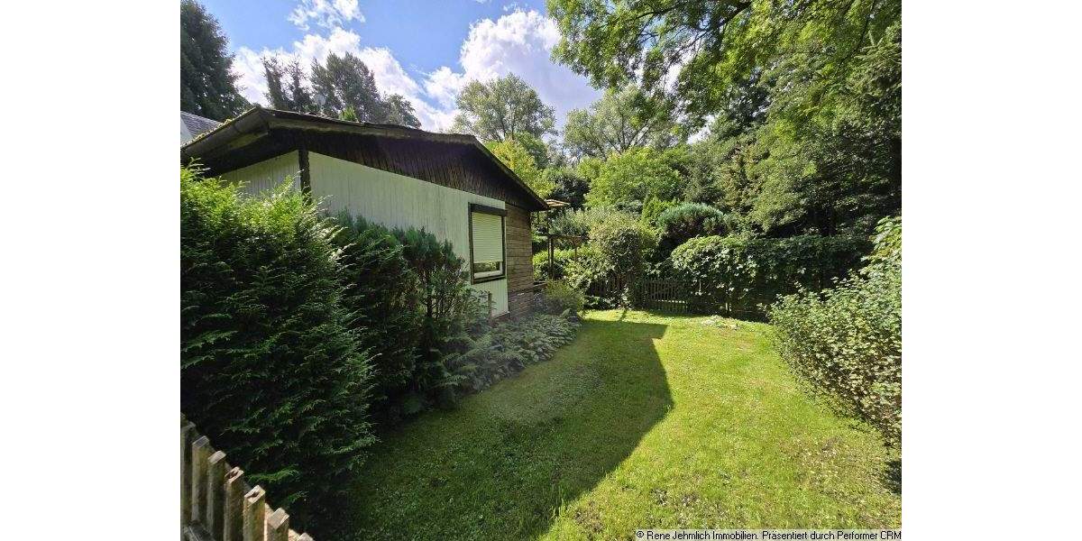 Sanierungsbedürftiges EFH mit 212qm auf 1.770qm Grundstück mit Pool & Doppelgarage + Gartenhaus 5 zimmer