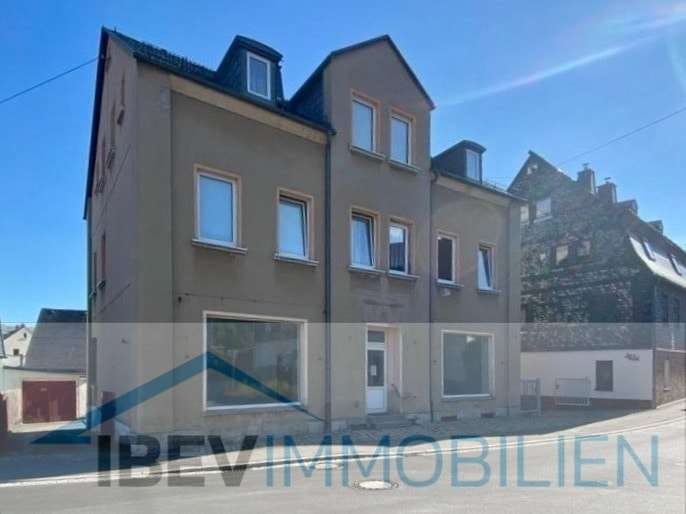Haus zum Kaufen in Lauter-Bernsbach 84.900 € 190 m²
