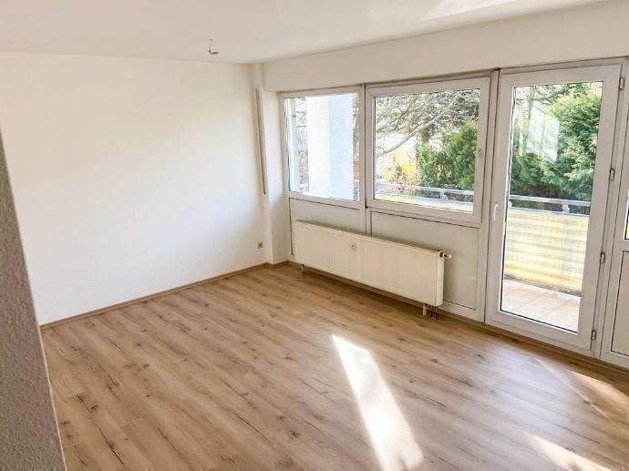 Etagenwohnung Limbach-Oberfrohna Oberfrohna - 3 Zimmer, 65 m&sup2;, 375&euro; | Angebot:26796499