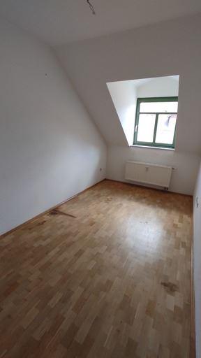Dachgeschoßwohnung Chemnitz Hilbersdorf - 3 Zimmer, 81 m&sup2;, 349&euro; | Angebot:26039504