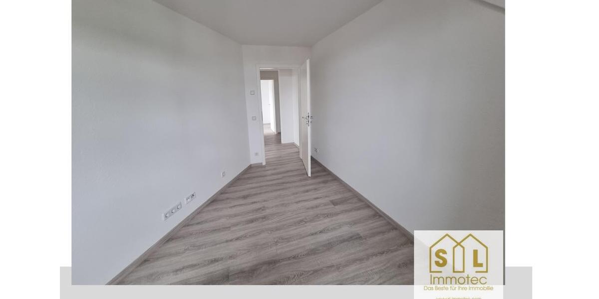 Dachgeschoßwohnung Chemnitz Ebersdorf - 4 Zimmer, 95 m&sup2;, 730&euro; | Angebot:26263470