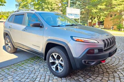 Jeep Cherokee 121.000 km 13.490 &euro; Schwarzbach 09481