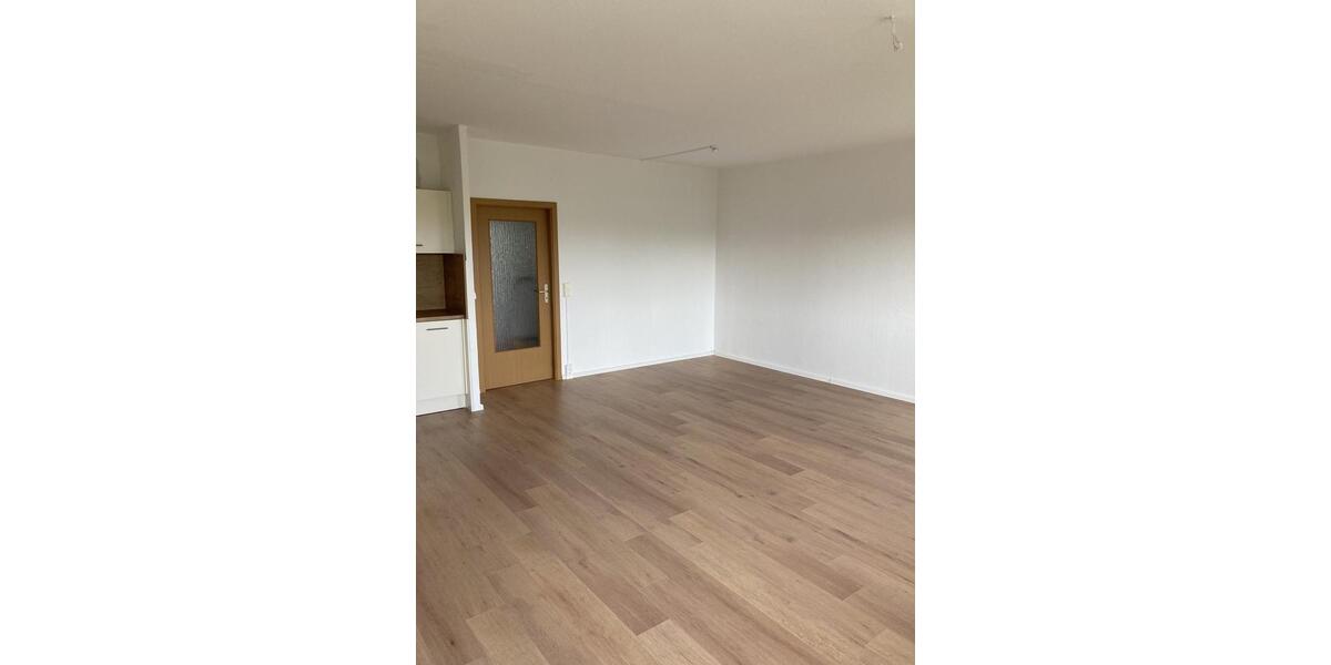 Dachgeschoßwohnung Chemnitz Markersdorf - 3 Zimmer, 71 m&sup2;, 357&euro; | Angebot:26675782