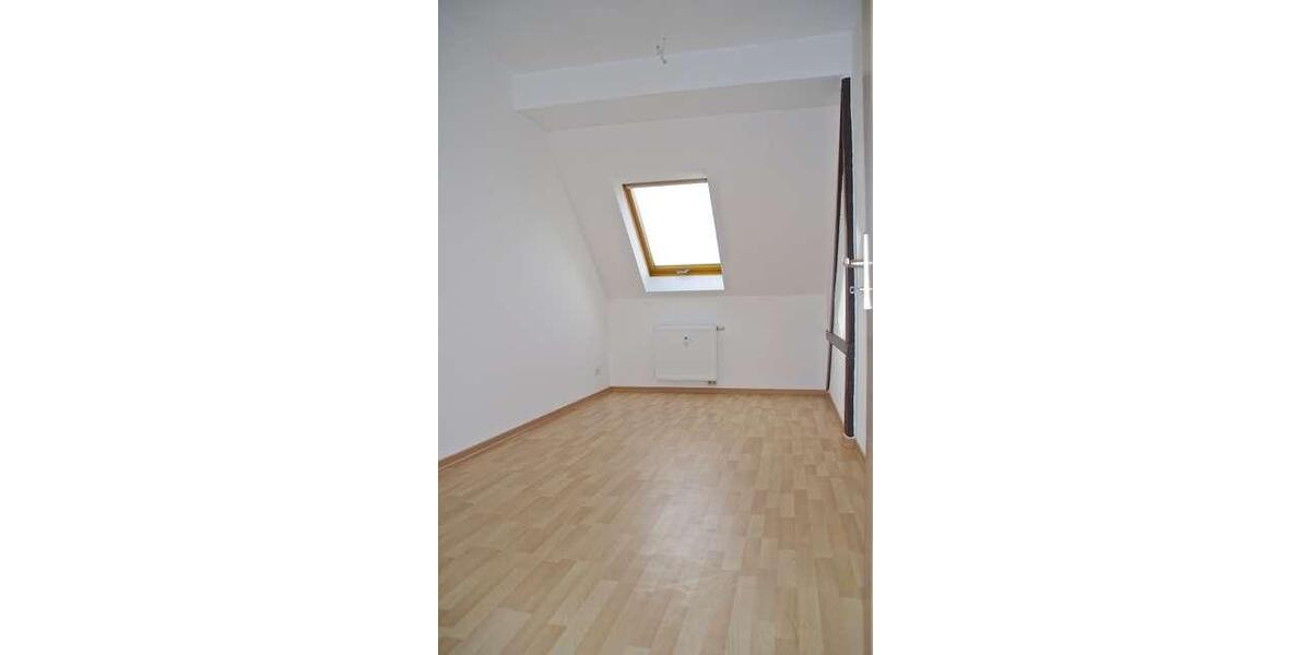 Dachgeschoßwohnung Chemnitz Ebersdorf - 2 Zimmer, 61 m&sup2;, 315&euro; | Angebot:24771463