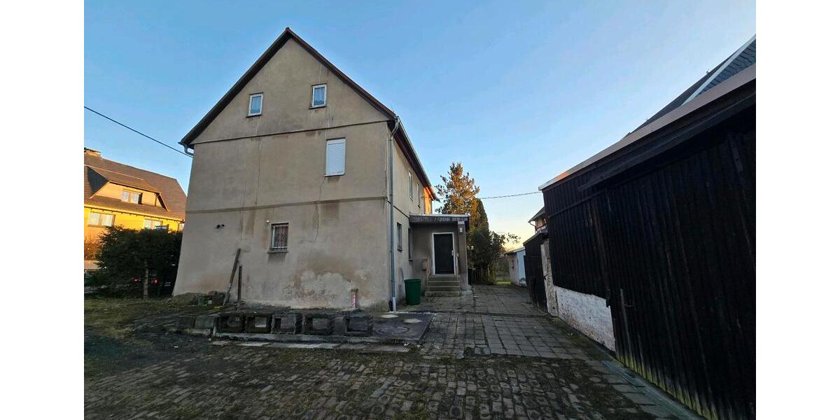 Einfamilienhaus mit grossem Grundstück, Nebengelass 7 zimmer