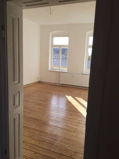 enDLIcH pLATZ für mich - MIT gR. BAlkON + HolZdielung 2 zimmer