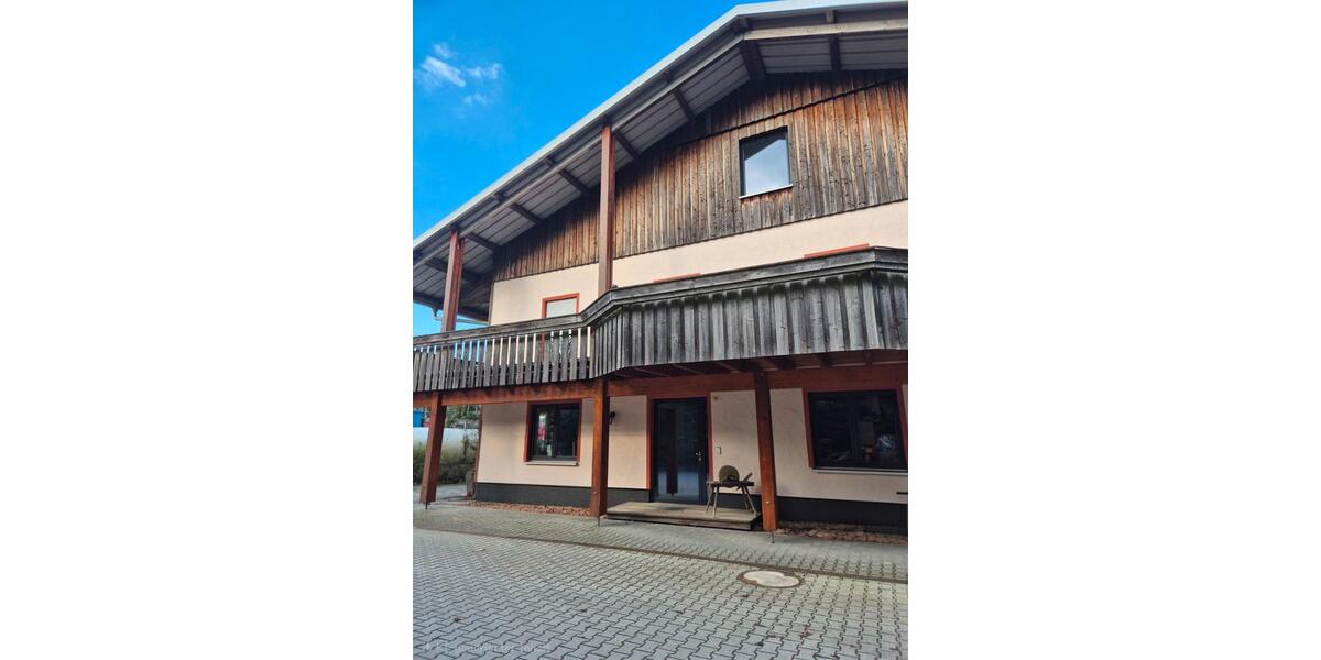 Etagenwohnung Hainichen - 3 Zimmer, 100 m&sup2;, 845&euro; | Angebot:26251930