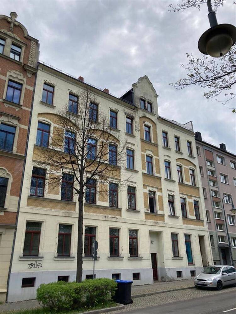 * Günstige 2-Zimmer mit Laminat und Dusche in Zentrumsnähe! *