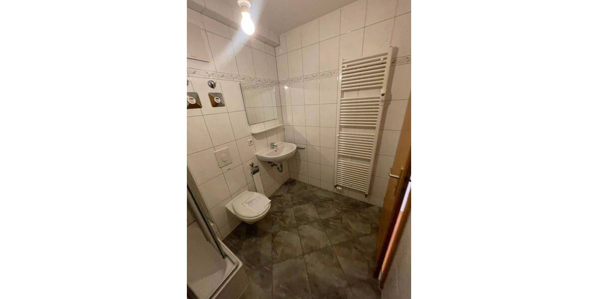 Etagenwohnung Chemnitz Lutherviertel - 2 Zimmer, 43 m&sup2;, 280&euro; | Angebot:26528703