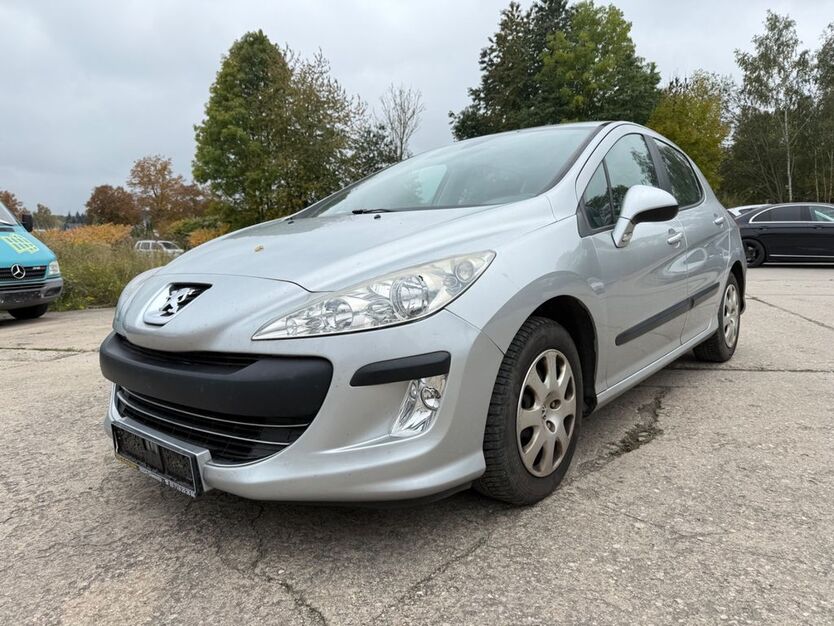 Peugeot 308 135.000 km 2.799 € Chemnitz 09114