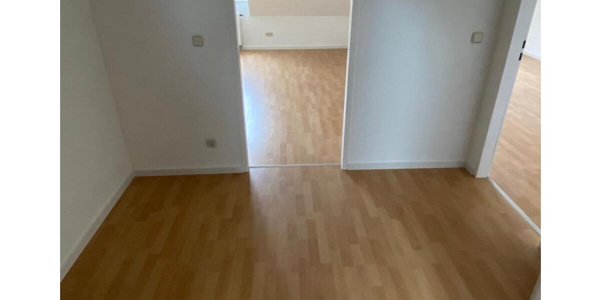Dachgeschoßwohnung Chemnitz Euba - 3 Zimmer, 82 m&sup2;, 445&euro; | Angebot:26661288
