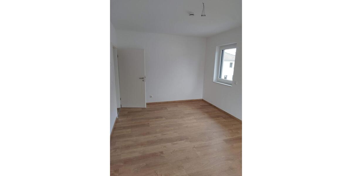 Neubau zur Miete: Stilvolle Doppelhaushälfte mit Garten 4 zimmer