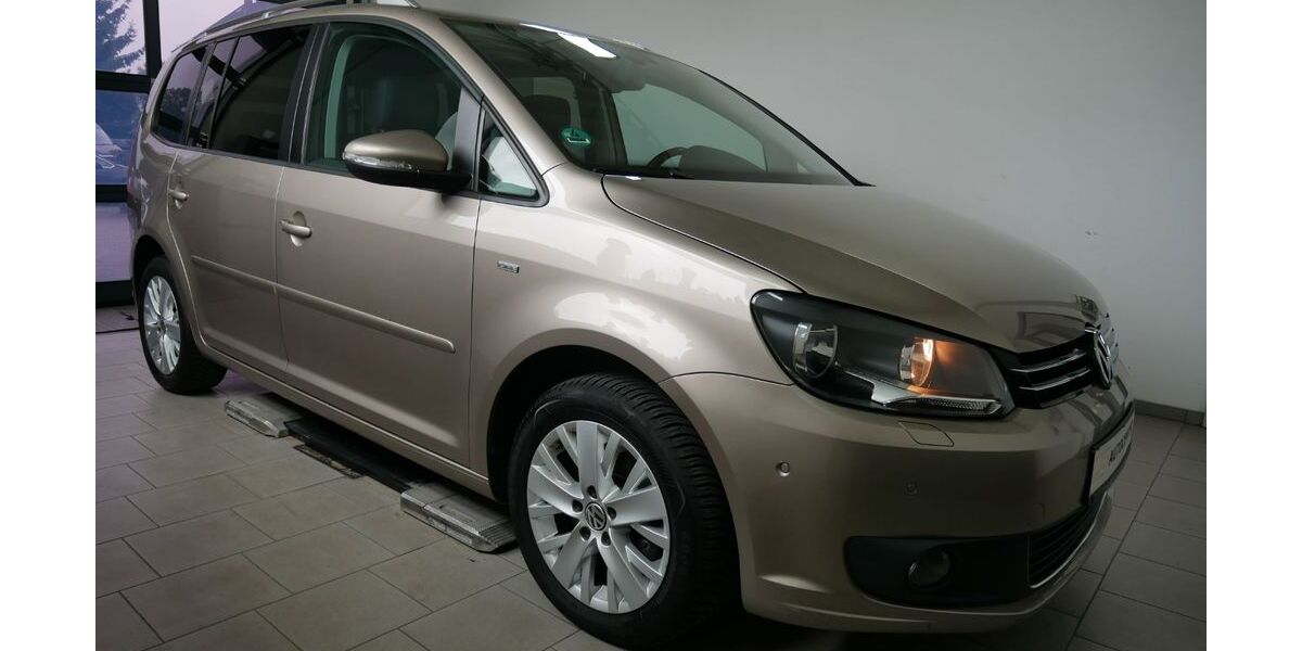 VW Touran 127.126 km 8.990 &euro; Chemnitz 09114