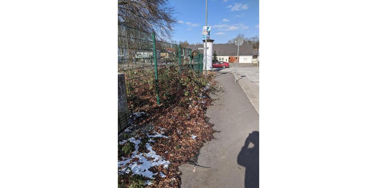 Umzäunte, unbebaute Freifläche in Chemnitz-Siegmar – ideal als Stell- oder Lagerplatz zimmer