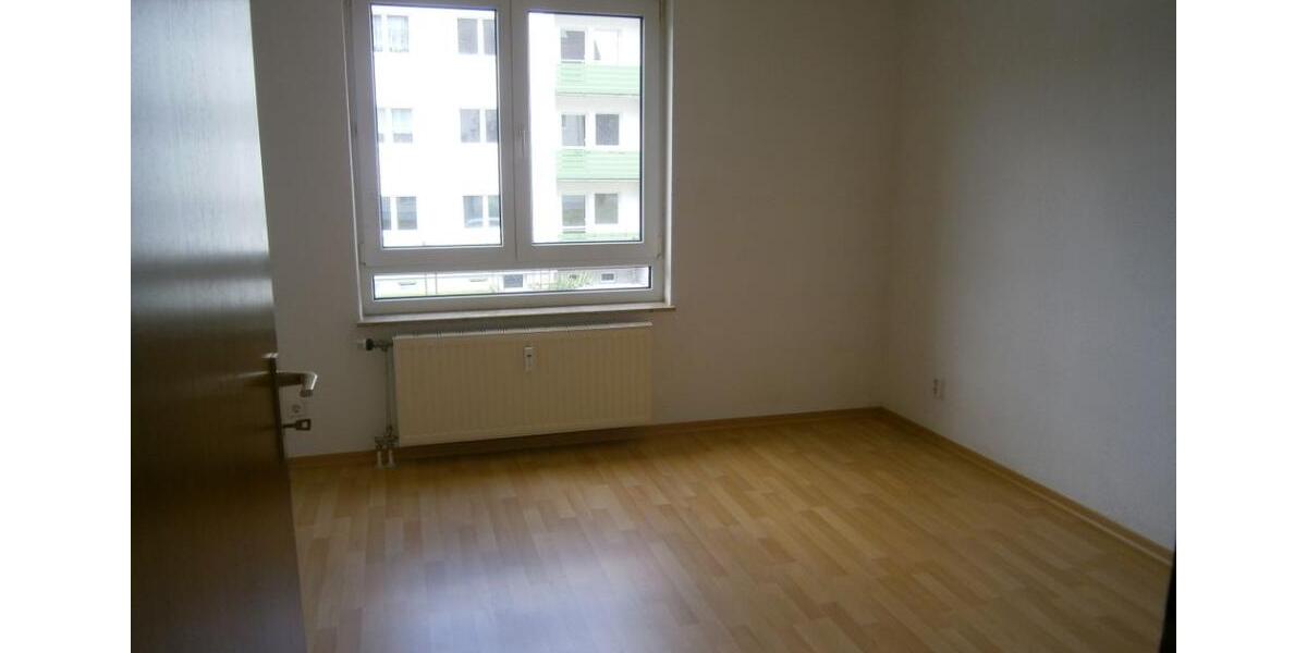 Erdgeschoßwohnung Hainichen - 3 Zimmer, 72 m&sup2;, 68.000&euro; | Angebot:27087066