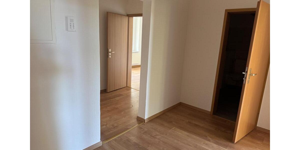Etagenwohnung Waldheim - 5 Zimmer, 120 m&sup2;, 650&euro; | Angebot:26299942