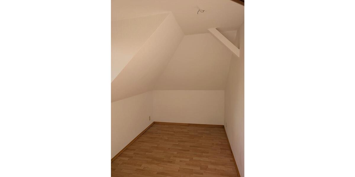 Dachgeschoßwohnung Chemnitz Kapellenberg - 3 Zimmer, 75 m&sup2;, 67.800&euro; | Angebot:26926346