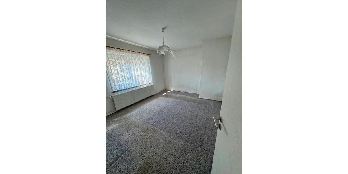 Einfamilienhaus Hohenstein-Ernstthal Ernstthal - 9 Zimmer, 140 m&sup2;, 63.000&euro; | Angebot:24615172
