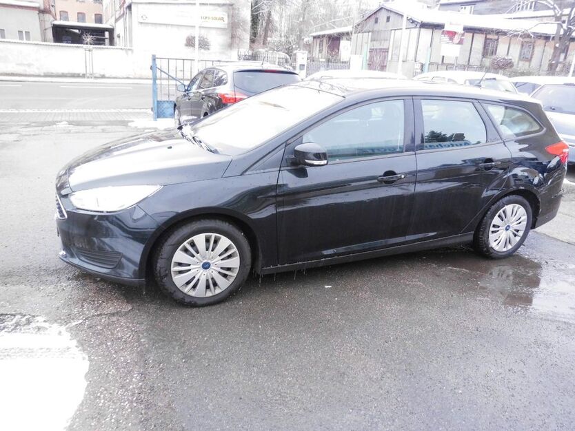 Ford Focus 179.000 km 6.190 € Meerane 08393