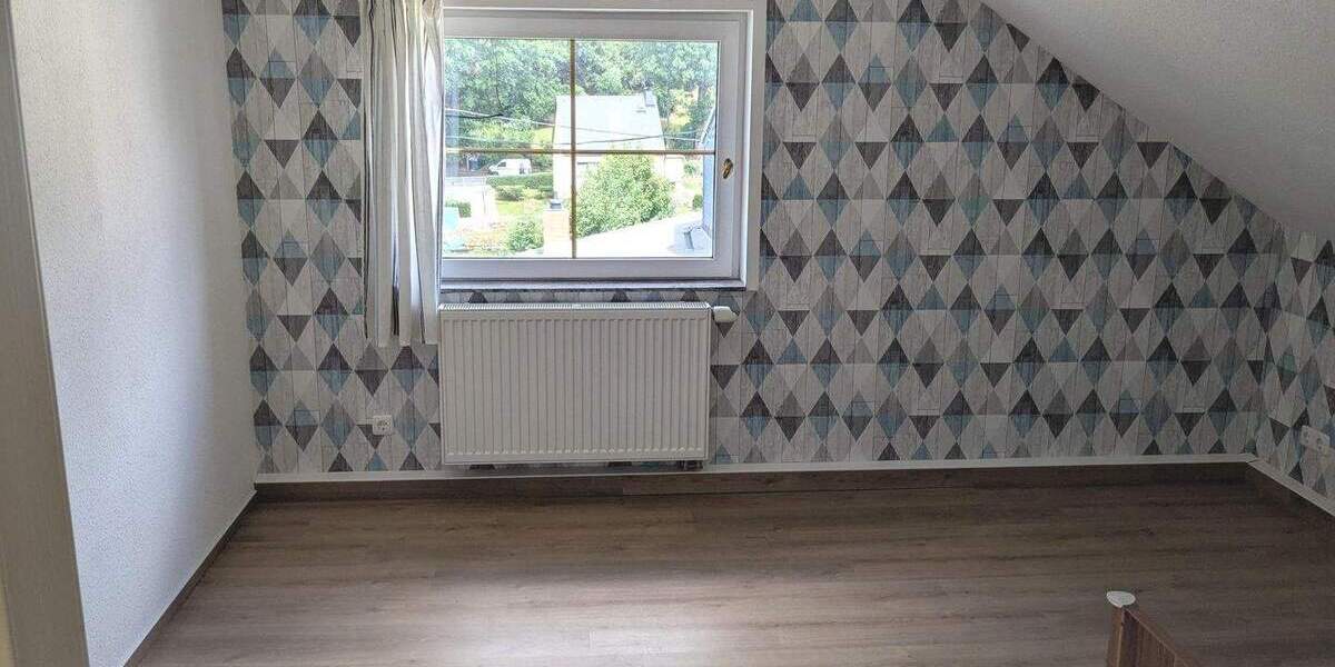 Doppelhaushälfte Oederan - 3 Zimmer, 85 m&sup2;, 142.000&euro; | Angebot:25690432