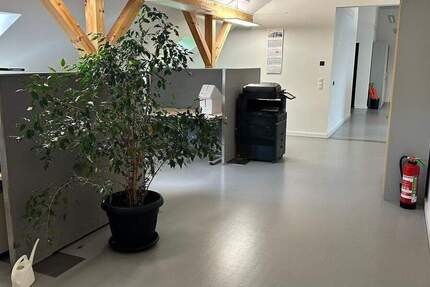 Repräsentative Bürofläche im historischen Rittergut von Niederfrohna zimmer