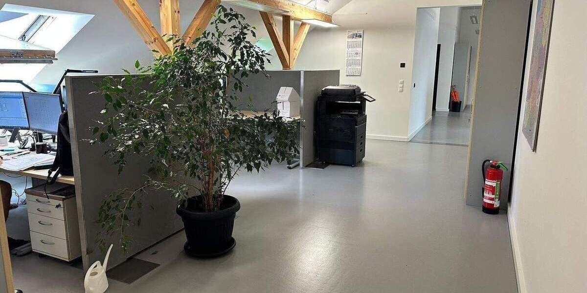 Repräsentative Bürofläche im historischen Rittergut von Niederfrohna zimmer