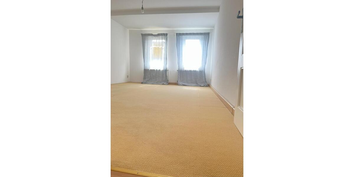 Dachgeschoßwohnung Chemnitz Kapellenberg - 2 Zimmer, 60 m&sup2;, 330&euro; | Angebot:24369757