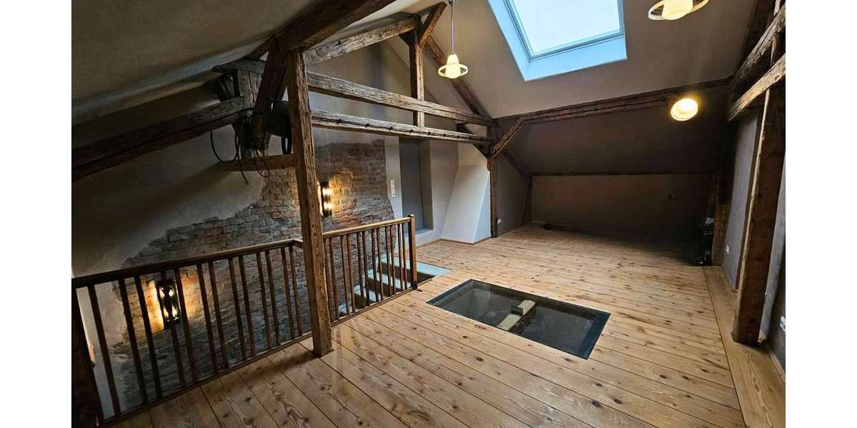 Vielseitige Immobilie im Industriestil – mit Stellplätzen, Eventfläche & Ausbaupotenzial zimmer