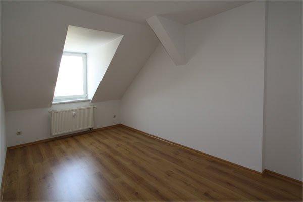 Dachgeschoßwohnung Chemnitz Kapellenberg - 3 Zimmer, 73 m&sup2;, 360&euro; | Angebot:26382771