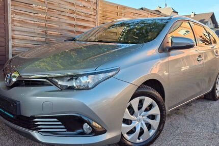 Toyota Auris 99.980 km 10.950 &euro; Limbach-Oberfrohna 09212