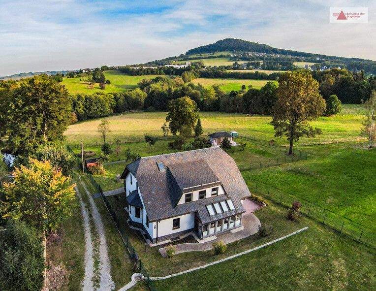 Naturparadies: Zweifamilienhaus mit 17.838 m², Wärmepumpe & Ferienvermietung in Annaberg-Buchholz 6 zimmer