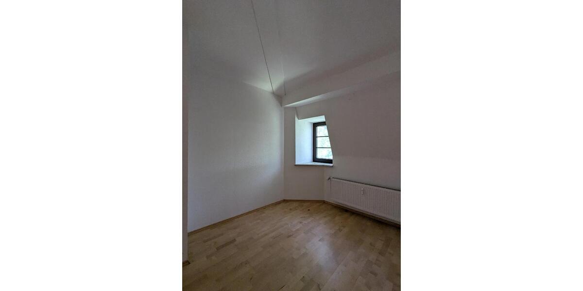 Dachgeschoßwohnung Chemnitz Altendorf - 5 Zimmer, 280 m&sup2;, 1.450&euro; | Angebot:26087623