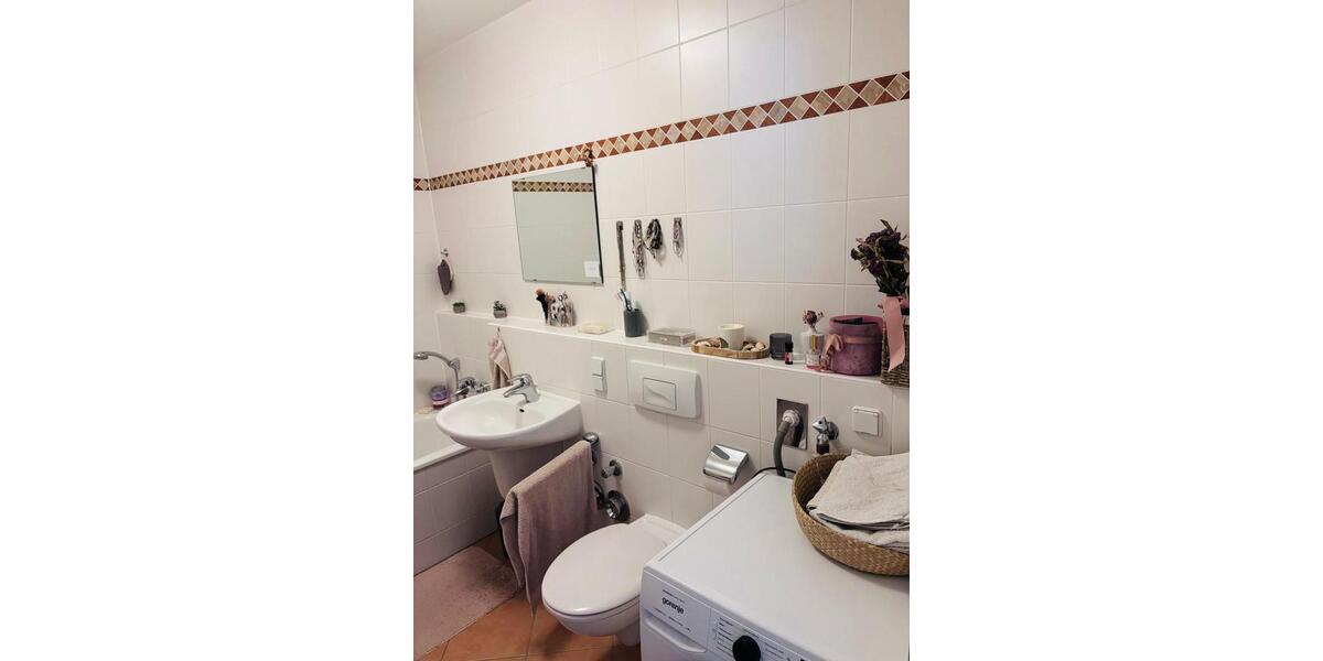 Hochparterre Chemnitz Kapellenberg - 1 Zimmer, 41 m&sup2;, 220&euro; | Angebot:26272334