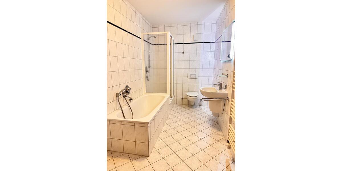 Mehrfamilienhaus, Wohnhaus Chemnitz Kapellenberg - 2 Zimmer, 74 m&sup2;, 480&euro; | Angebot:23969933