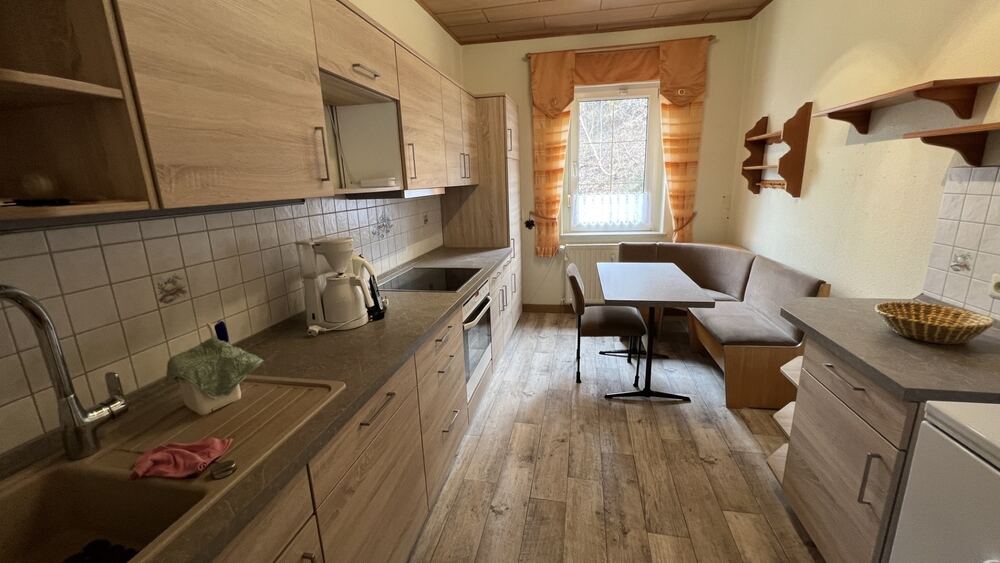 Gepflegtes Einfamilienhaus mit zwei Wohneinheiten und Ausbaupotenzial in Lunzenau - Einfamilienhaus Lunzenau | Angebot:26676730