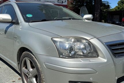 Toyota Avensis 210.834 km 1.499 &euro; Chemnitz 09125