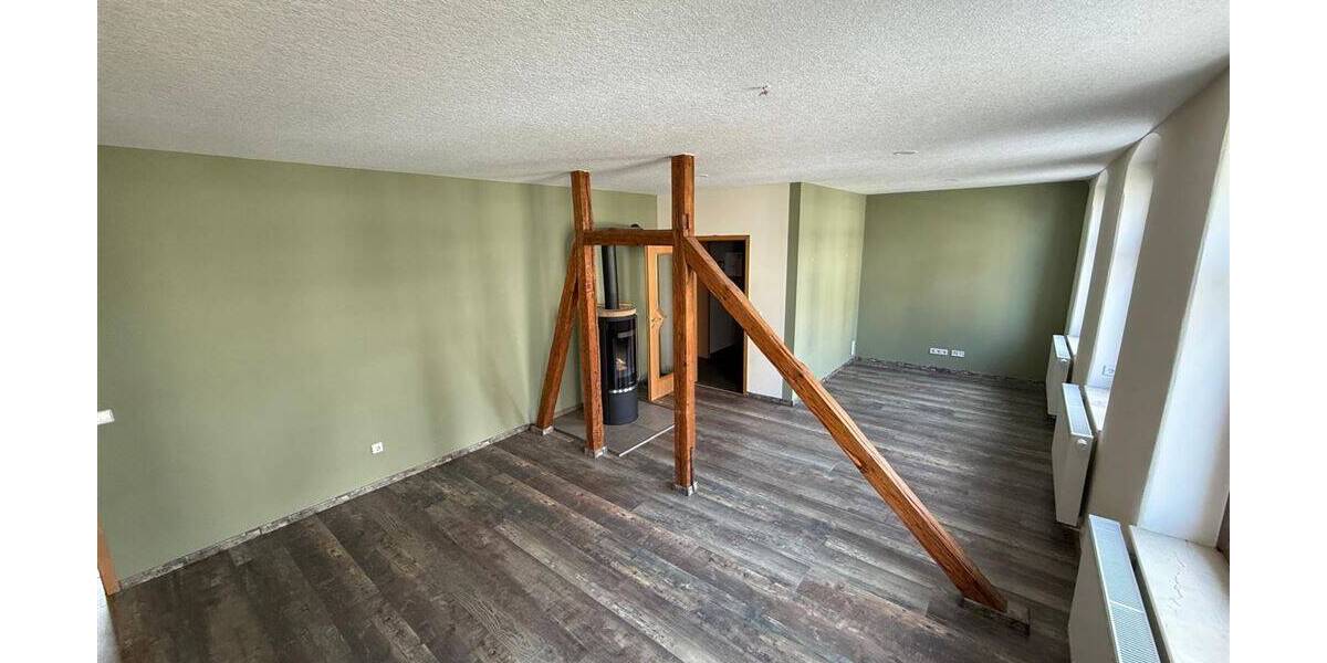 Einfamilienhaus Lichtenstein / Sa. Lichtenstein - 8 Zimmer, 230 m&sup2;, 198.000&euro; | Angebot:26555132