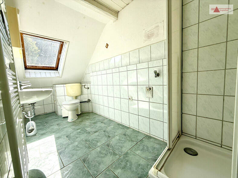 Reihenmittelhaus Zschopau - 9 Zimmer, 210 m&sup2;, 69.000&euro; | Angebot:25688210